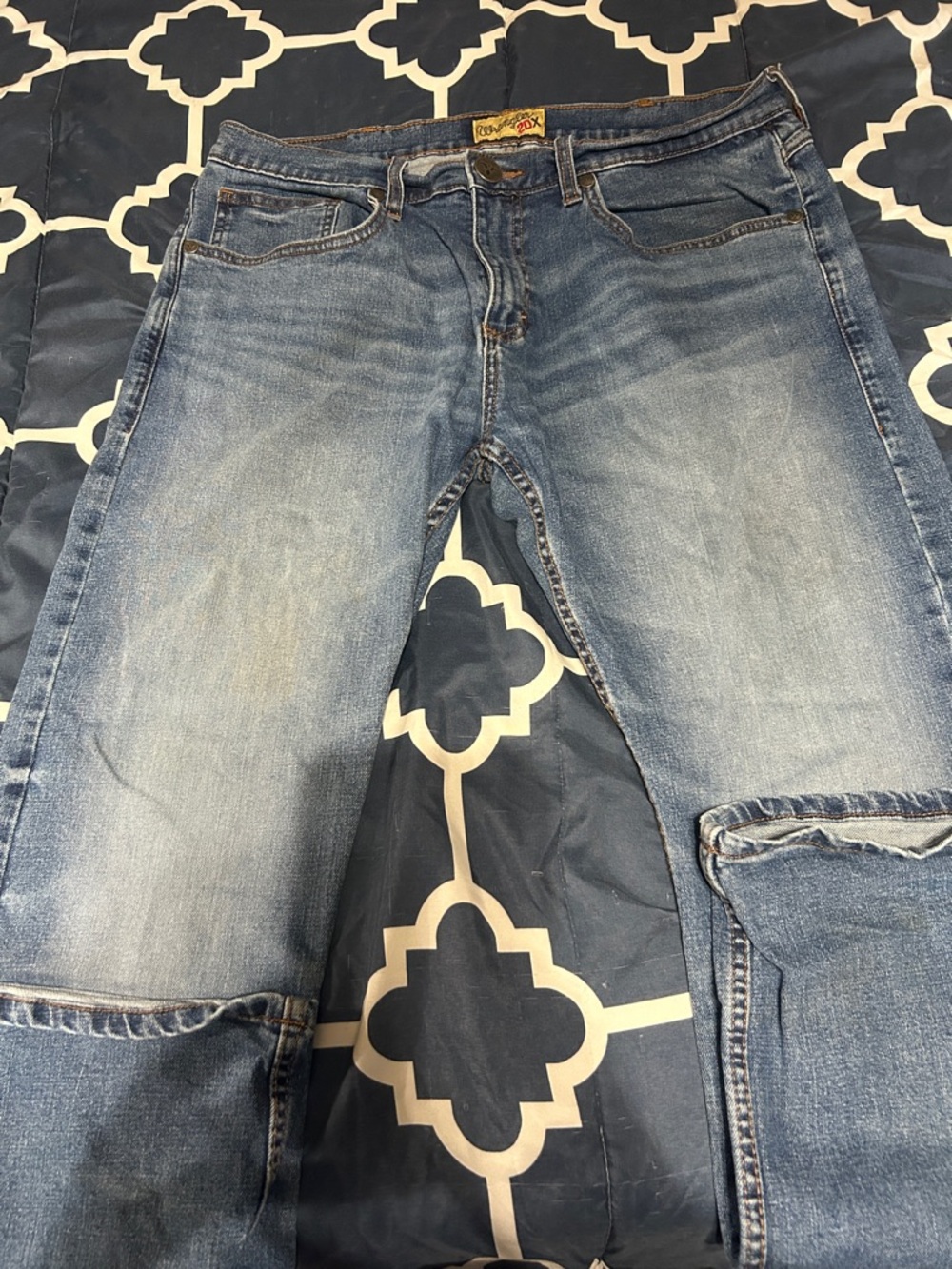 Men’s Wrangler 20x Light Blue Distressed Jeans 34x30